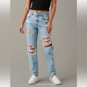 AE Strigid Ripped Mom Jean